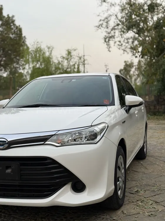 Toyota Corolla Axio 2016 for Sale in Islamabad Image-1