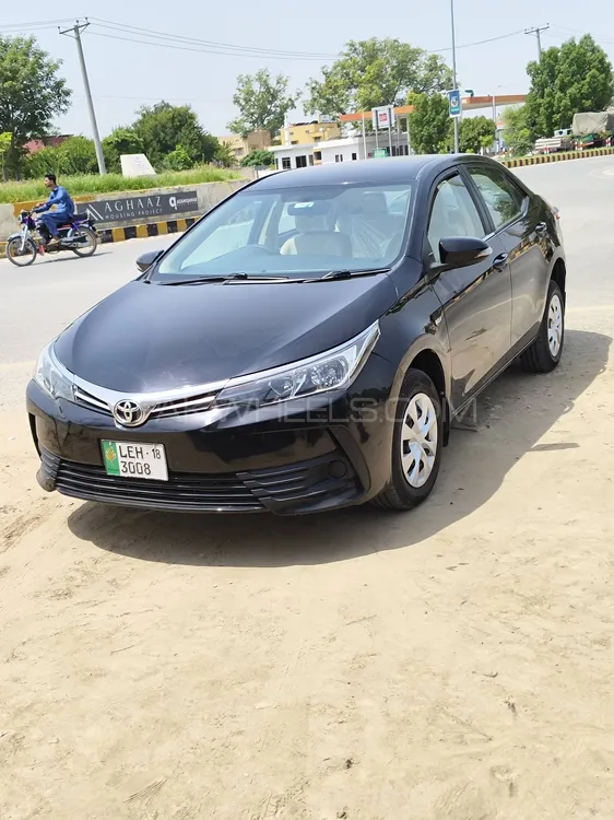 Toyota Corolla 2018 for Sale in Piplan Image-1