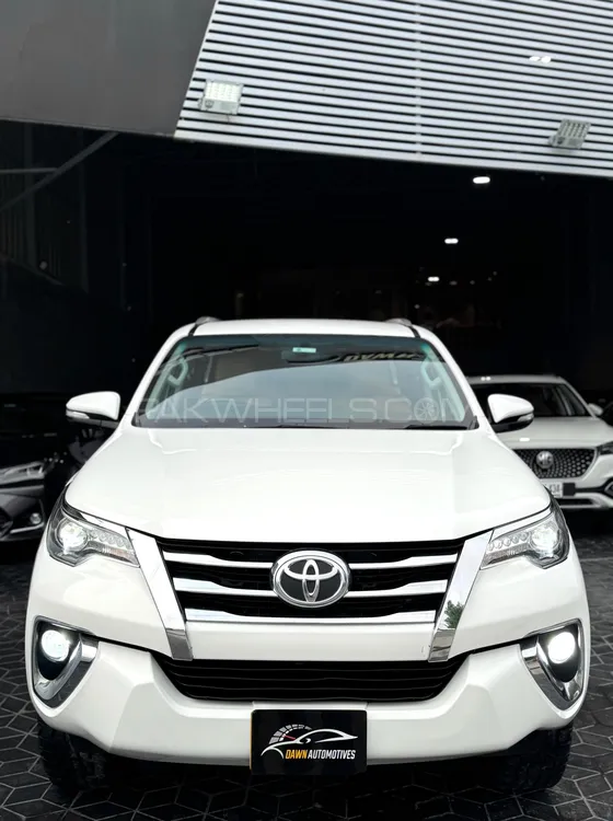 Toyota Fortuner 2017 for Sale in Lahore Image-1