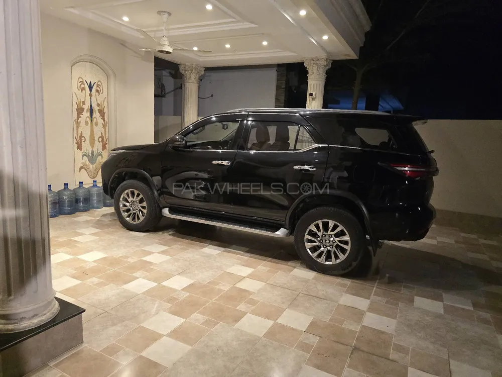 Toyota Fortuner 2021 for Sale in Lahore Image-1