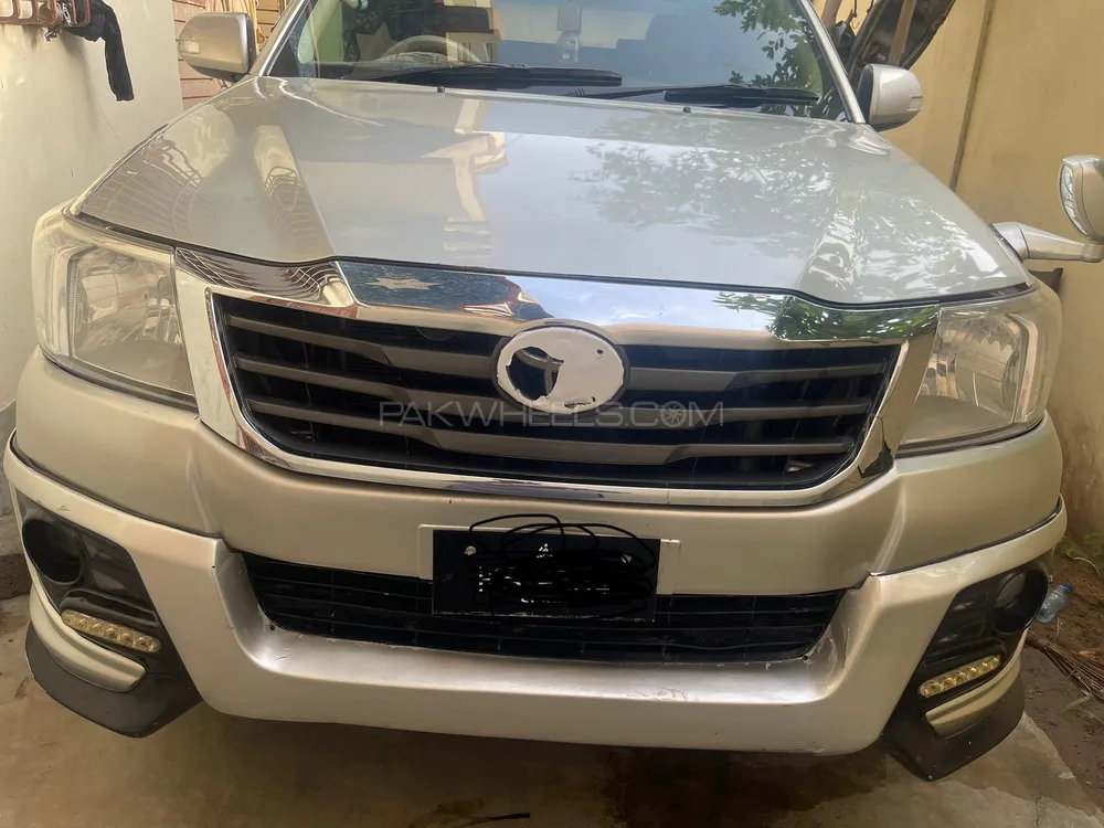 Toyota Hilux 2008 for Sale in Karachi Image-1