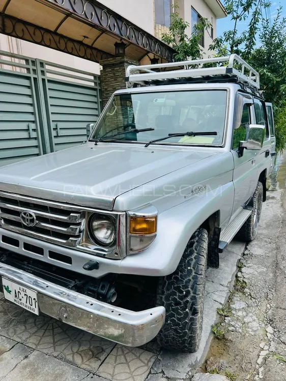 Toyota Land Cruiser 1990 for Sale in Islamabad Image-1