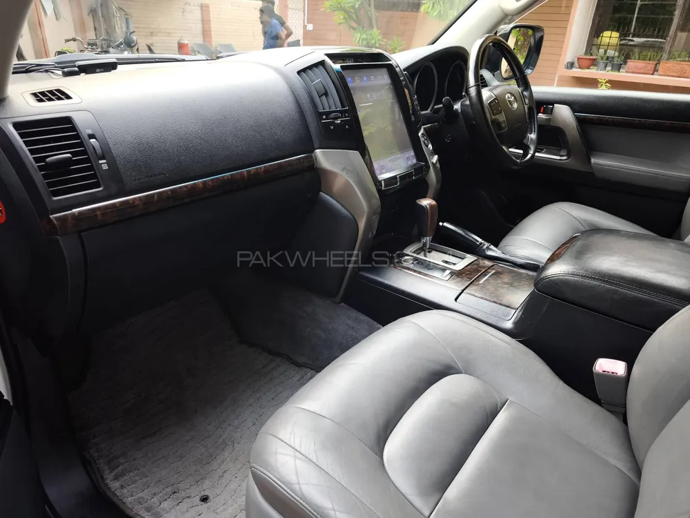 Toyota Land Cruiser 2008 for Sale in Lahore Toyota Land Cruiser 2008 for Sale in Lahore Image-10