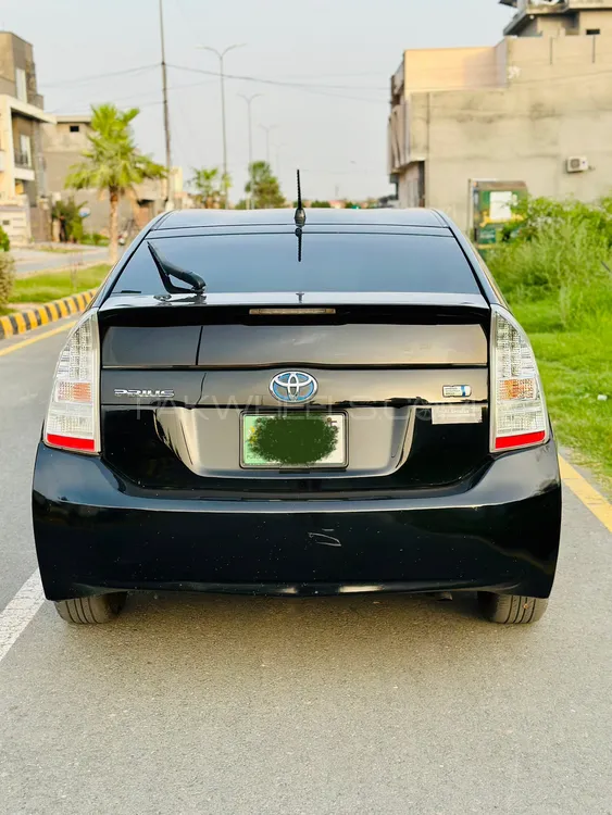 Toyota Prius 2011 for Sale in Faisalabad Image-1