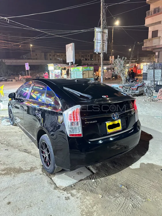 Toyota Prius 2011 for Sale in Karachi Image-1