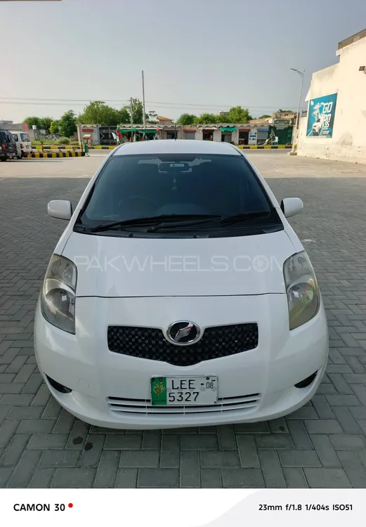 Toyota Vitz 2005 for Sale in Swabi Image-1