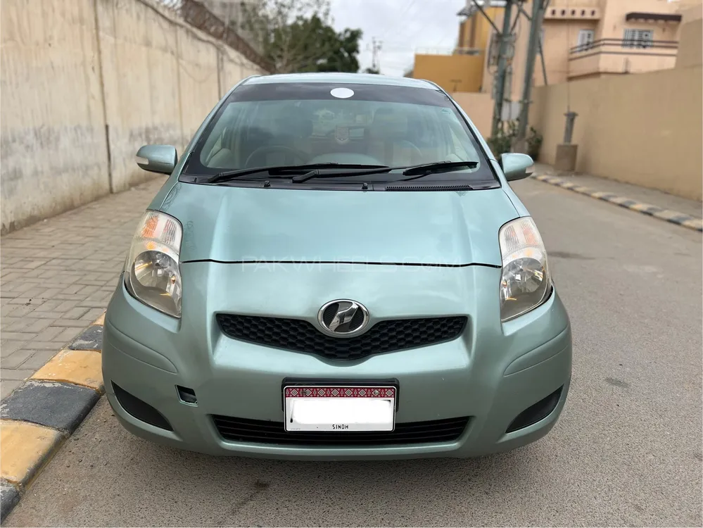 Toyota Vitz 2010 for Sale in Karachi Image-1