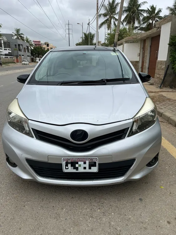 Toyota Vitz 2012 for Sale in Karachi Image-1
