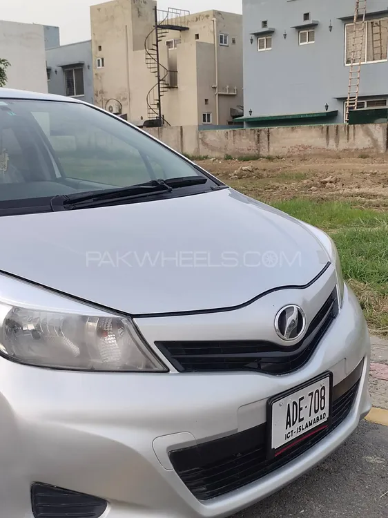 Toyota Vitz 2017 for Sale in Lahore Image-1