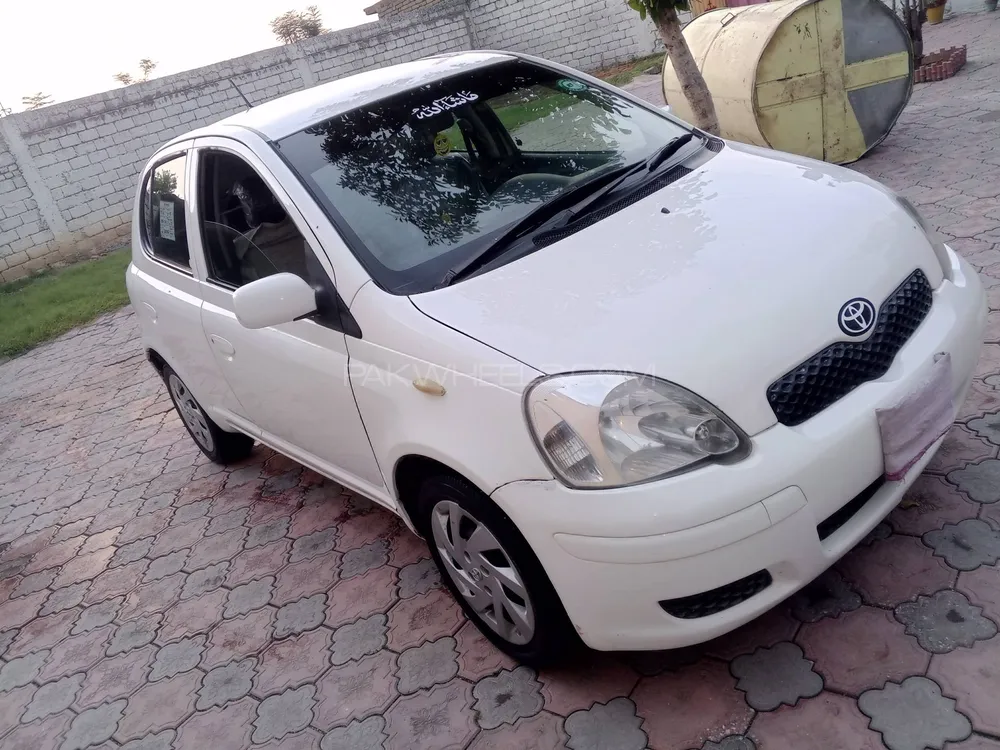 Toyota Vitz 2004 for Sale in Swabi Image-1