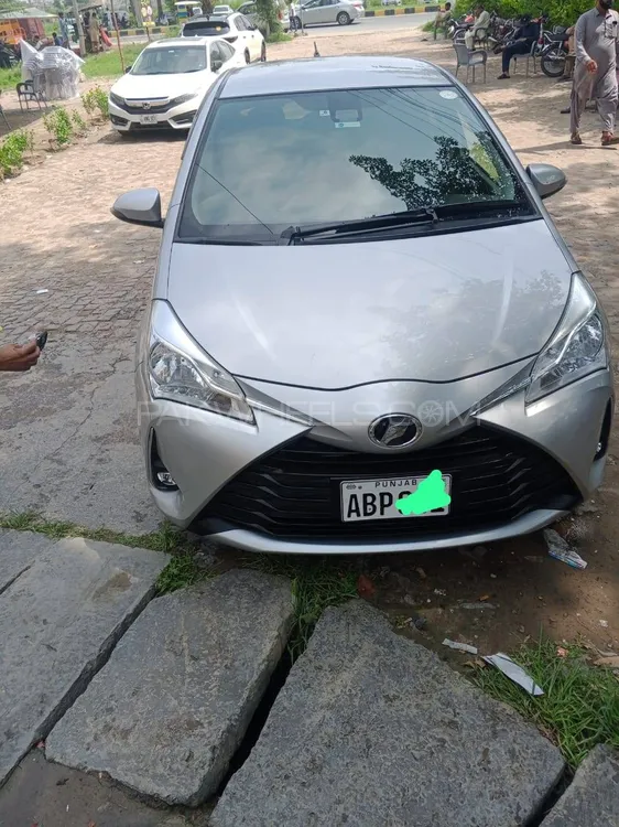 Toyota Vitz 2017 for Sale in Gujrat Image-1