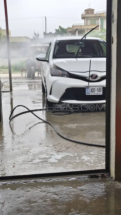 Toyota Vitz 2017 for Sale in Gujrat Image-1