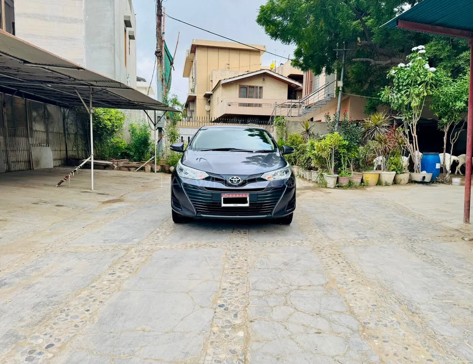 Toyota Yaris Sedan 2021 for Sale in Karachi Image-1