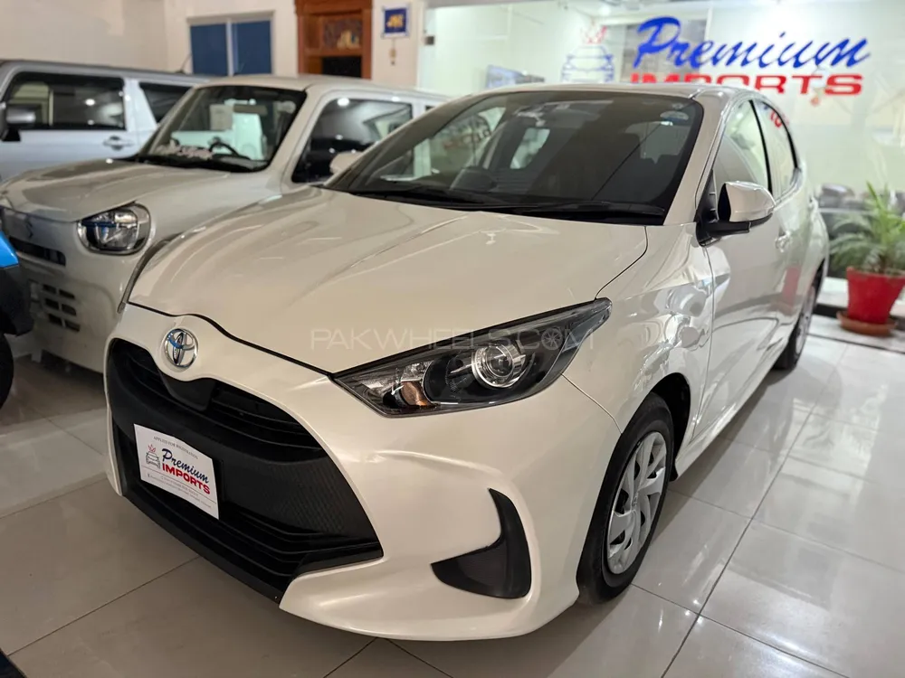 Toyota Yaris Hatchback 2021 for Sale in Peshawar Image-1