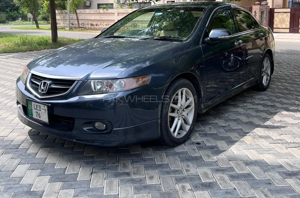 Honda Accord 2004 for Sale in Lahore Image-1
