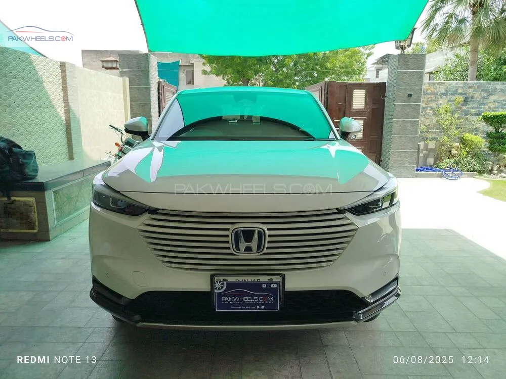 Honda Vezel 2021 for Sale in Lahore Image-1