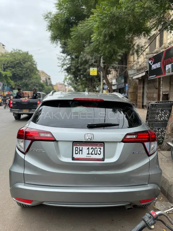 Honda Vezel 2014 for Sale in Karachi Image-1