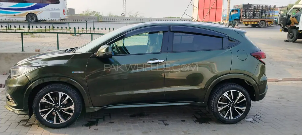 Honda Vezel 2014 for Sale in Lahore Image-1