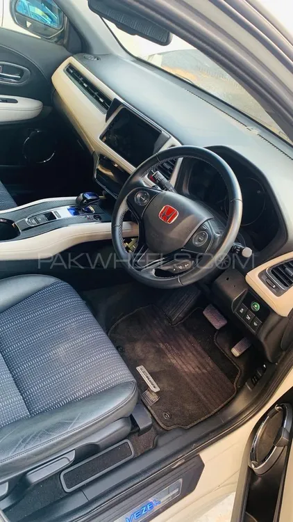 Honda Vezel 2015 for Sale in Islamabad Image-1