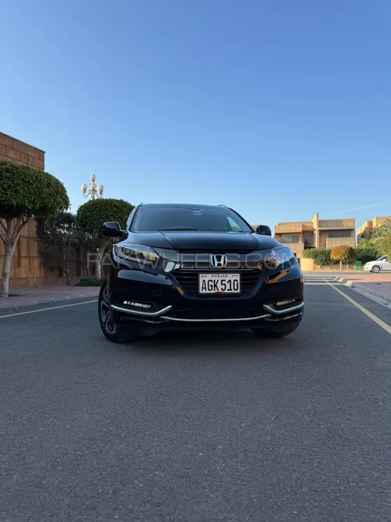 Honda Vezel 2016 for Sale in Lahore Image-1