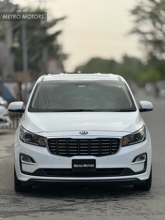 KIA Carnival 2019 for Sale in Lahore Image-1