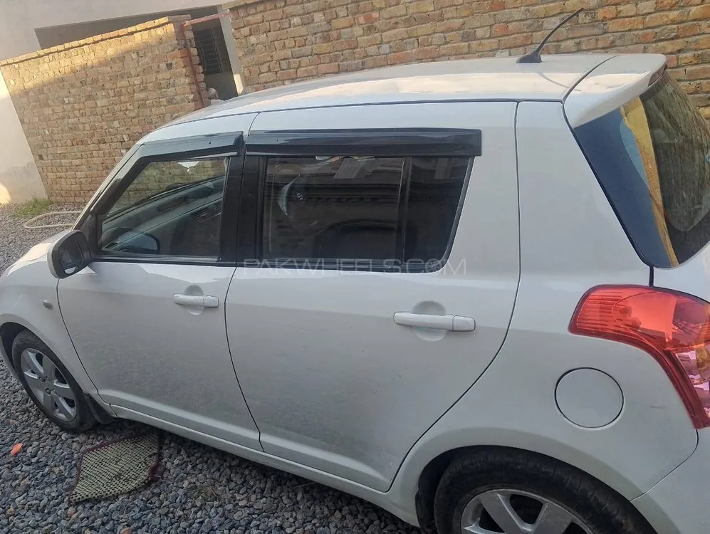Suzuki Swift 2011 for Sale in Islamabad Image-1