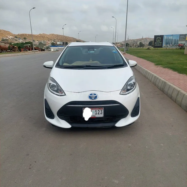 Toyota Aqua 2017 for Sale in Karachi Image-1