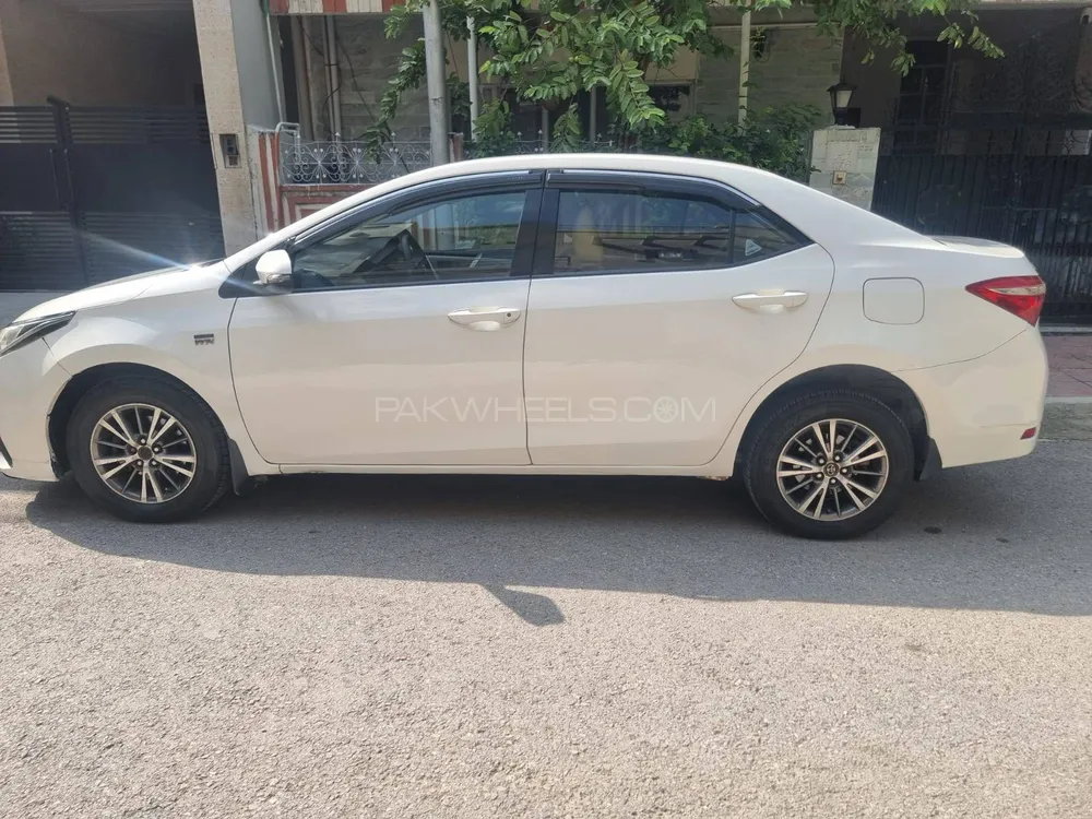 Toyota Corolla 2015 for Sale in Faisalabad Image-1
