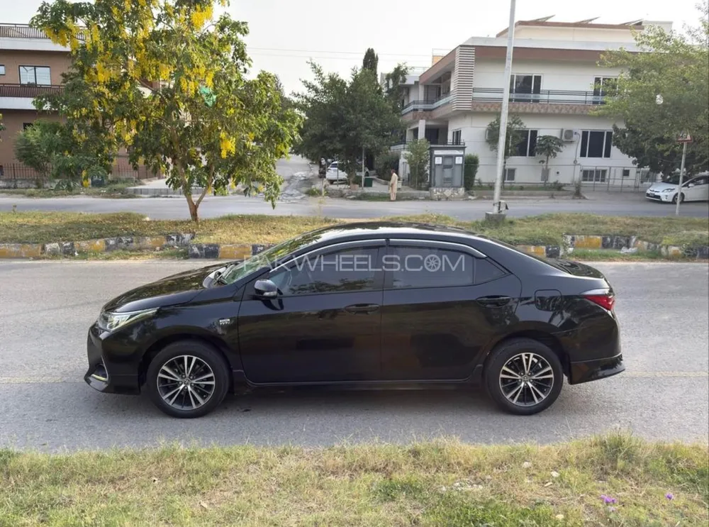 Toyota Corolla 2021 for Sale in Islamabad Image-1