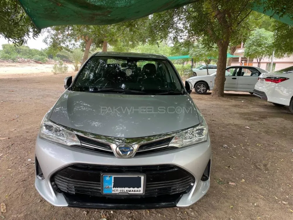 Toyota Corolla Axio 2018 for Sale in Karachi Image-1