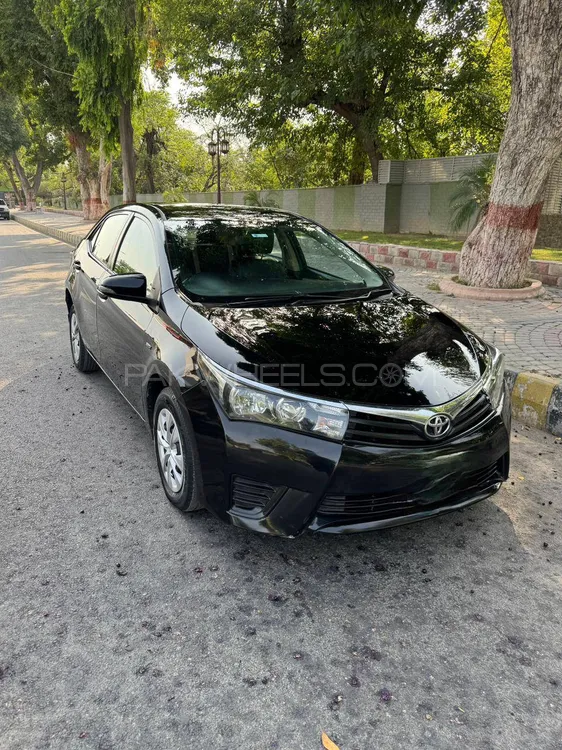 Toyota Corolla 2014 for Sale in Peshawar Image-1