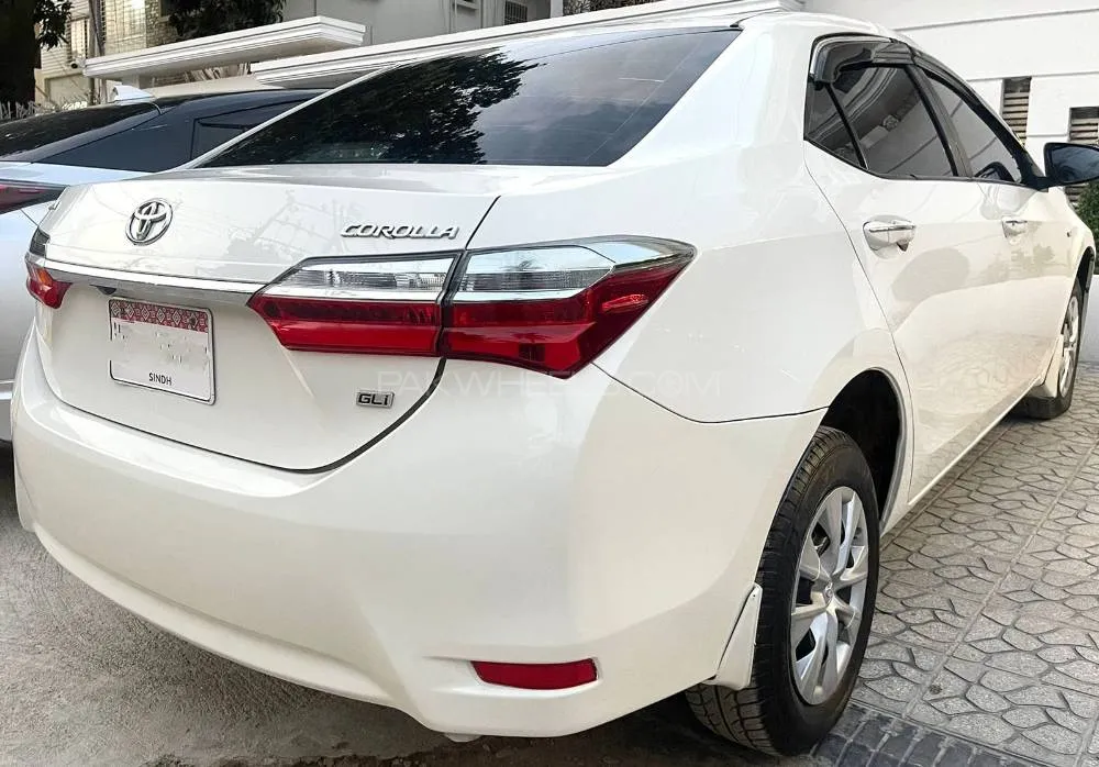 Toyota Corolla 2018 for Sale in Karachi Image-1