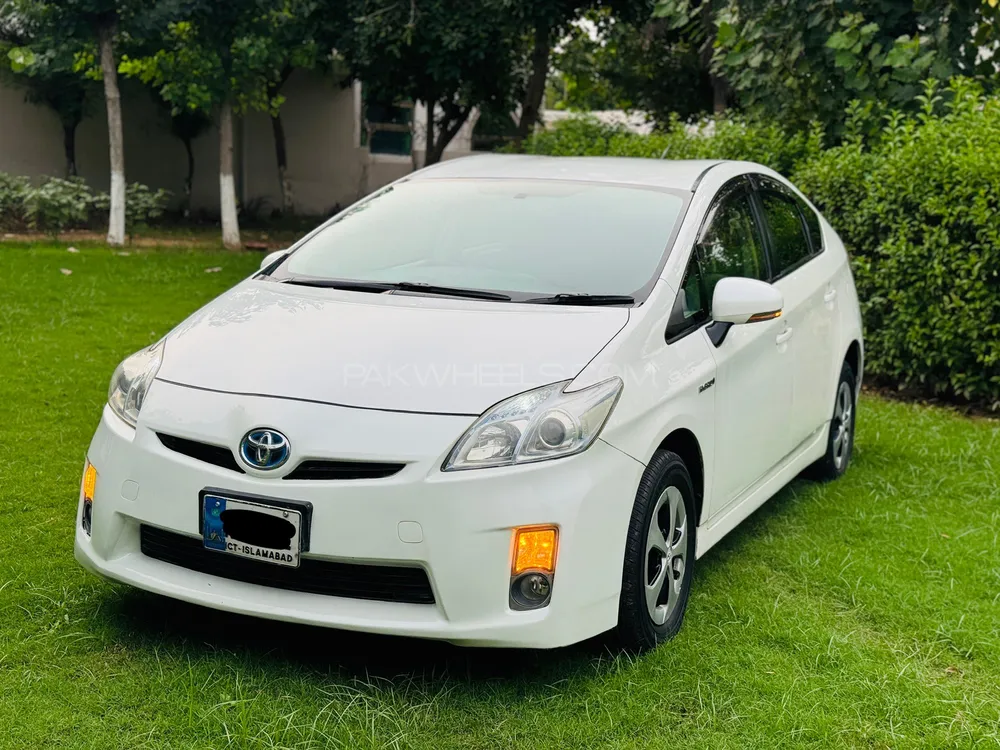 Toyota Prius 2011 for Sale in Islamabad Image-1