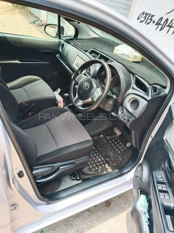 Toyota Vitz 2013 for Sale in Peshawar Image-1