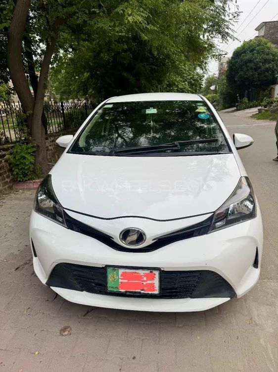 Toyota Vitz 2015 for Sale in Lahore Image-1