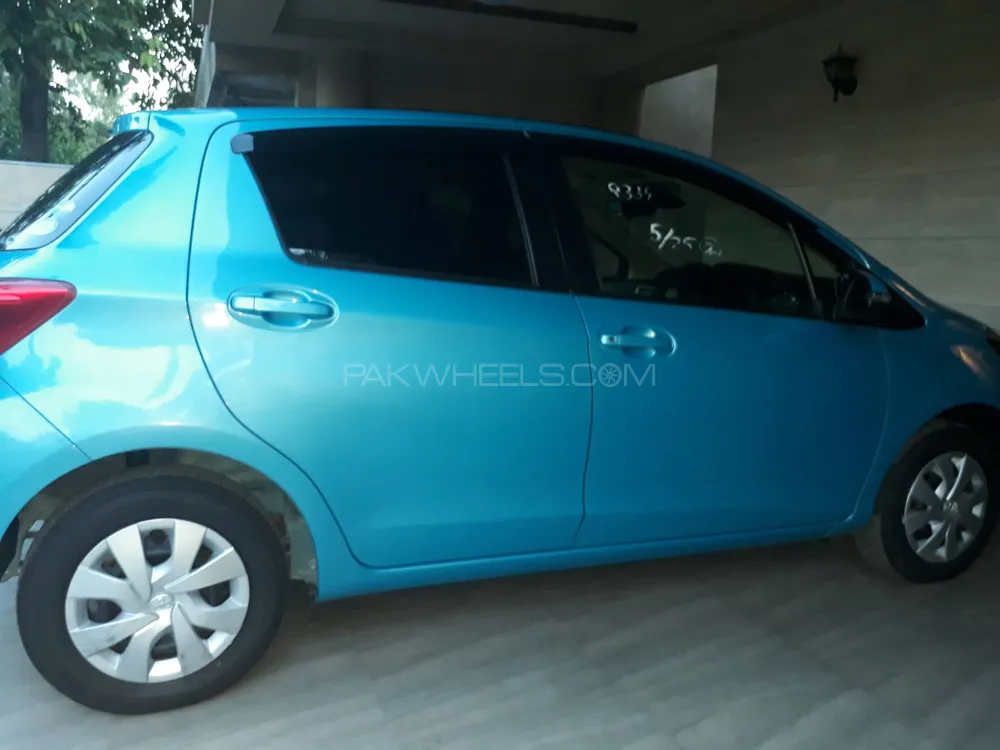 Toyota Vitz 2017 for Sale in Faisalabad Image-1