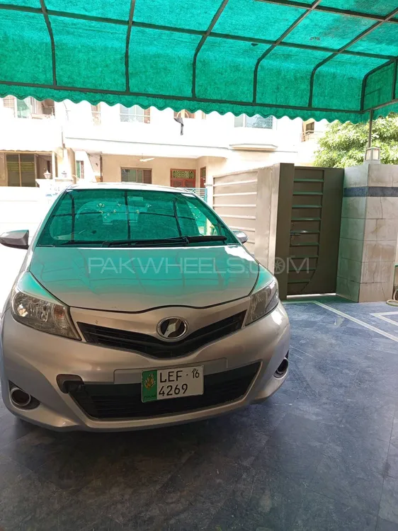 Toyota Vitz 2013 for Sale in Lahore Image-1