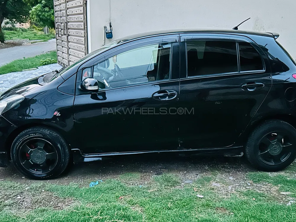 Toyota Vitz 2013 for Sale in Lahore Toyota Vitz 2013 for Sale in Lahore Image-3