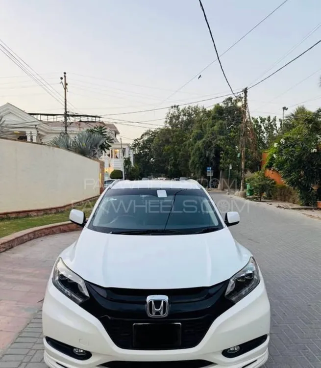 Honda Vezel 2013 for Sale in Karachi Image-1