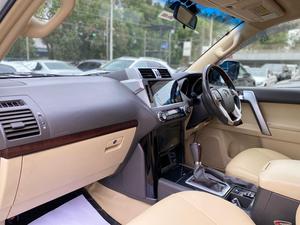 Toyota Prado TX
Model: 2013
Mileage: 96,000 km
Reg: 2016 khi

*7 seater 
*Sunroof
*Beige room