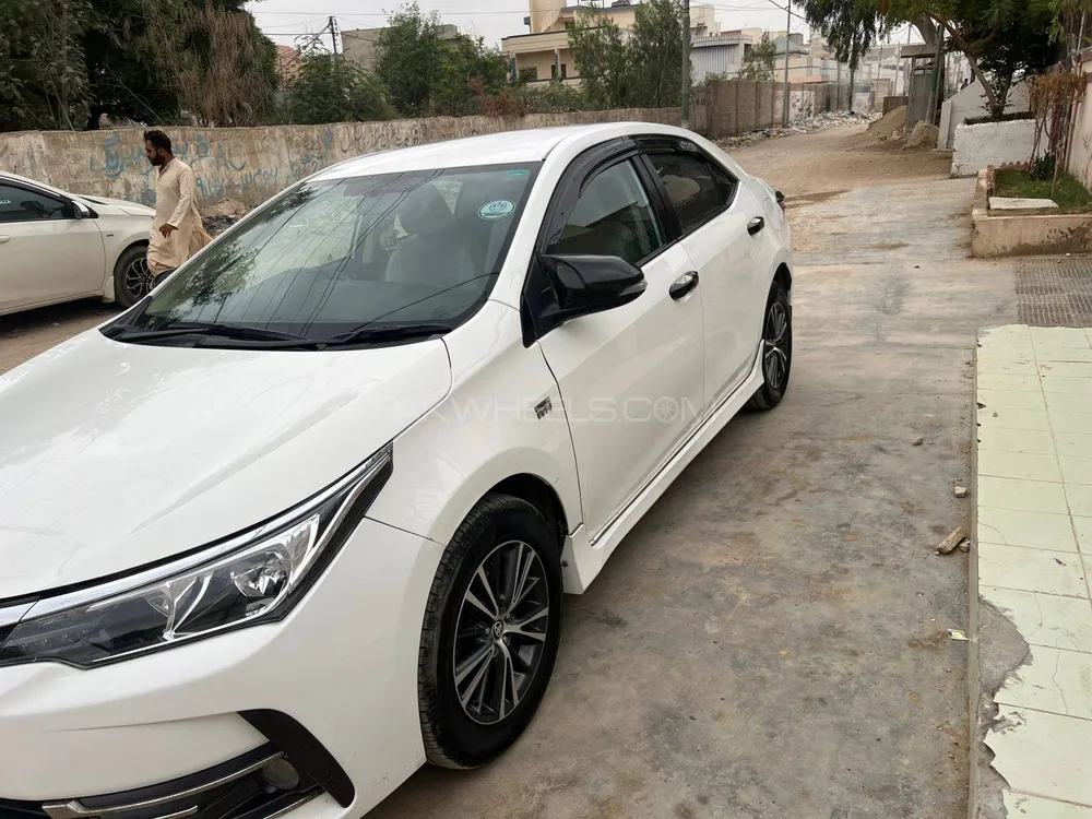 Toyota Corolla 2018 for Sale in Karachi Image-1