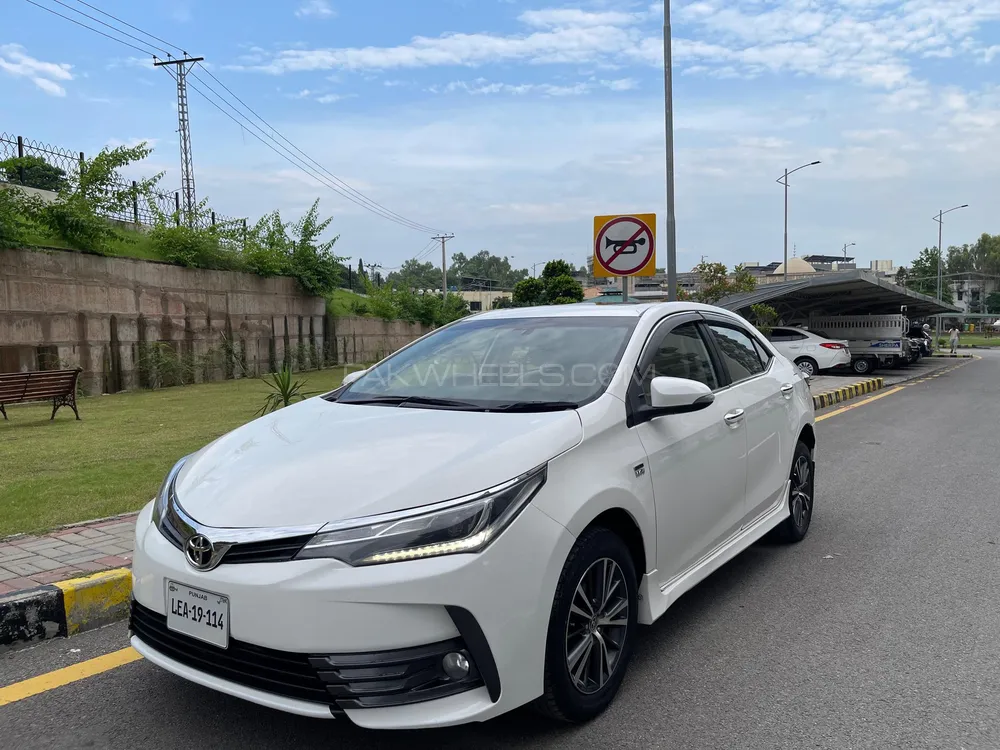 Toyota Corolla 2018 for Sale in Islamabad Image-1