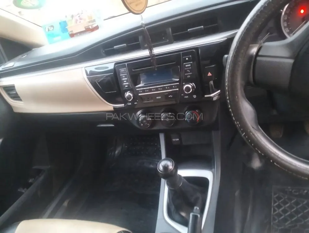 Toyota Corolla 2015 for Sale in Lahore Image-1