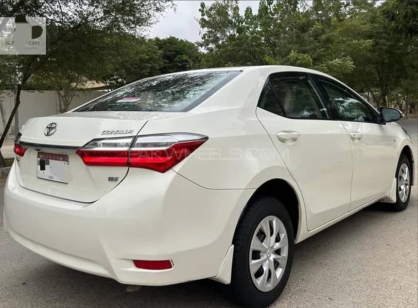 Toyota Corolla 2017 for Sale in Karachi Image-1