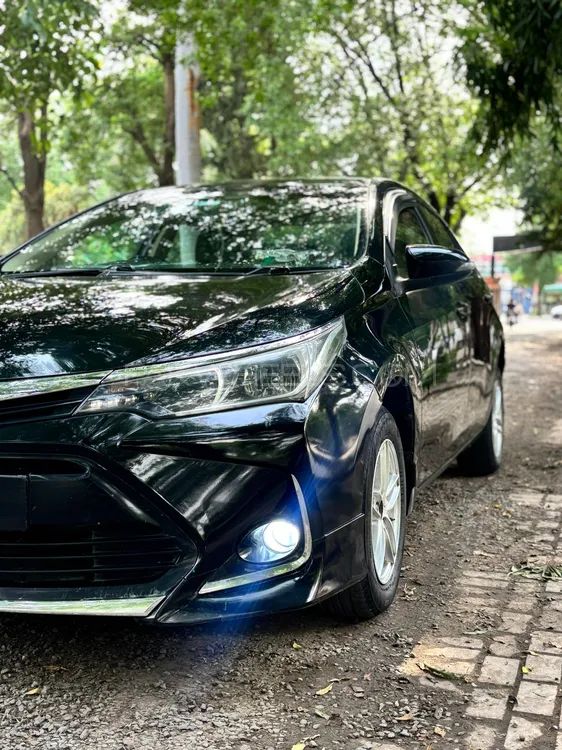Toyota Corolla 2017 for Sale in Lahore Image-1