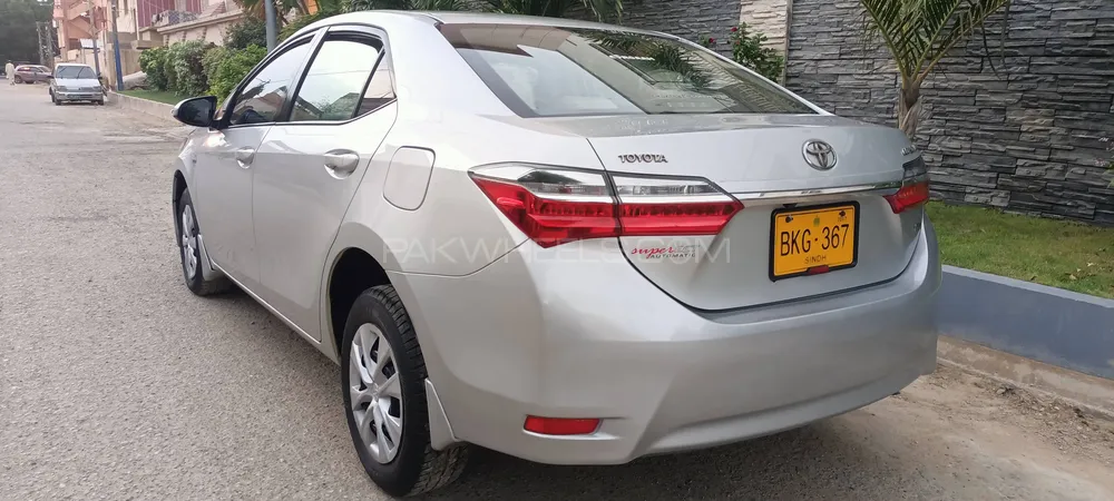Toyota Corolla 2018 for Sale in Karachi Image-1