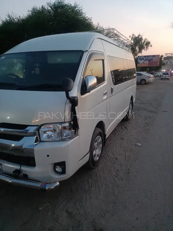 Toyota Hiace 2011 for Sale in Burewala Image-1