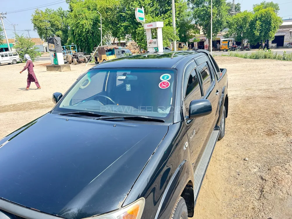 Toyota Hilux 2007 for Sale in Attock Image-1