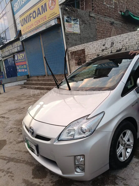 Toyota Prius 2015 for Sale in Lahore Image-1