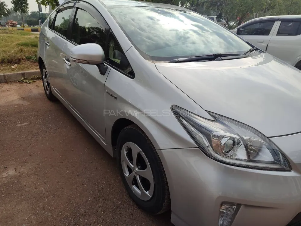 Toyota Prius 2015 for Sale in Islamabad Image-1